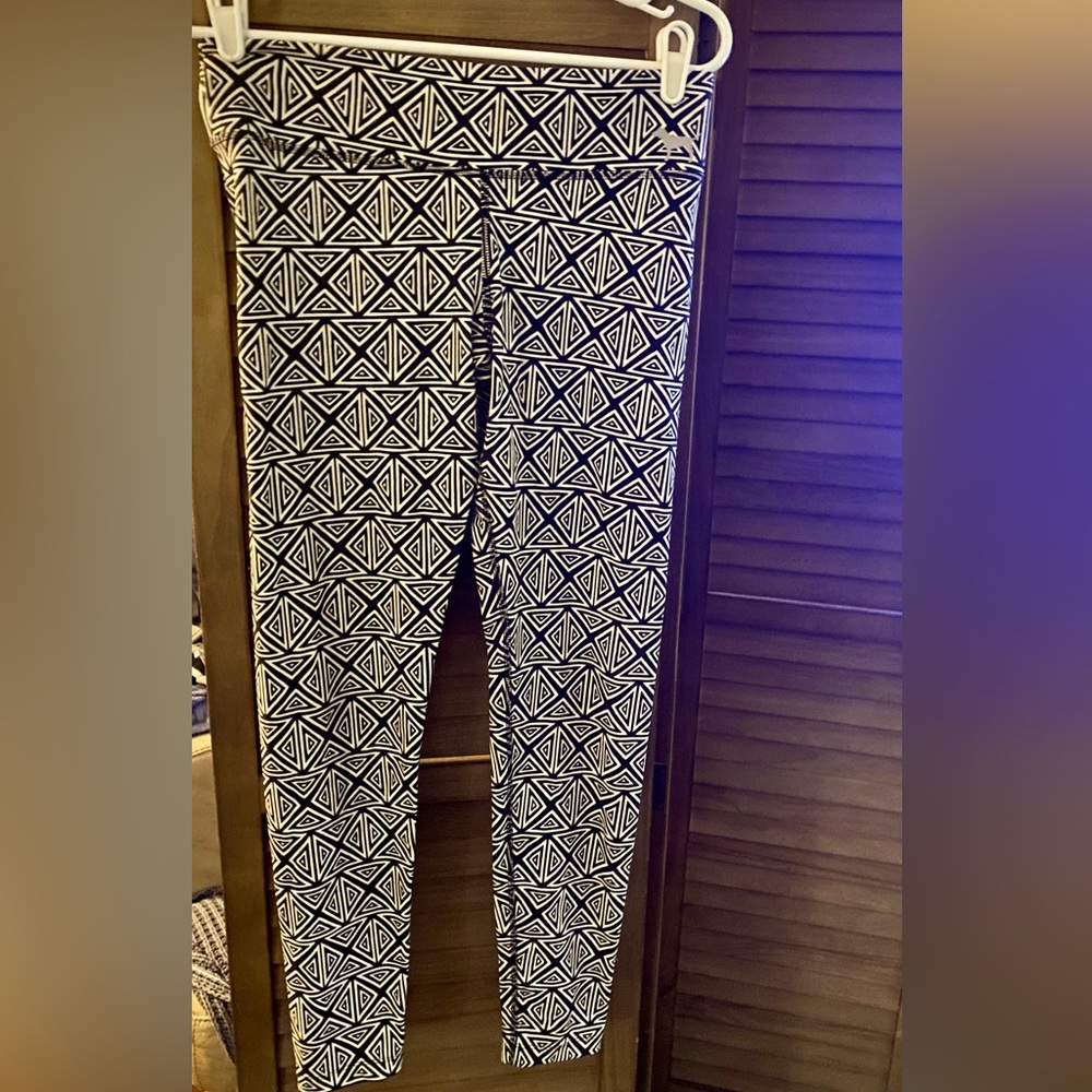 PINK Victoria Secret yoga leggings. Size Small